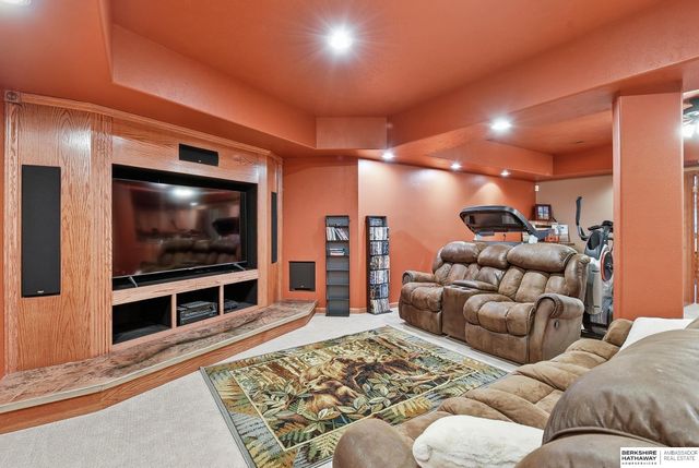 8001 S 94th Street, La Vista, NE 68128