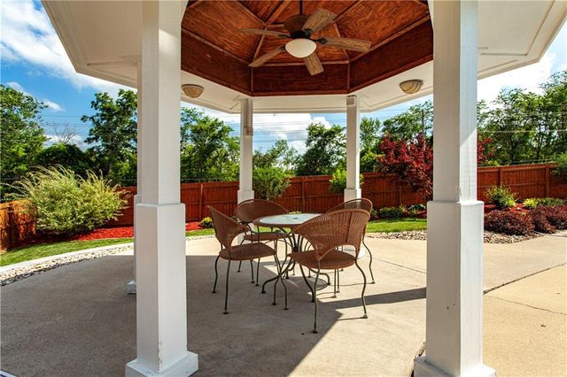 1124 NE Waterfield Village Drive, Blue Springs, MO 64014