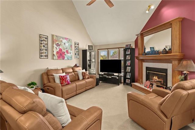 1124 NE Waterfield Village Drive, Blue Springs, MO 64014