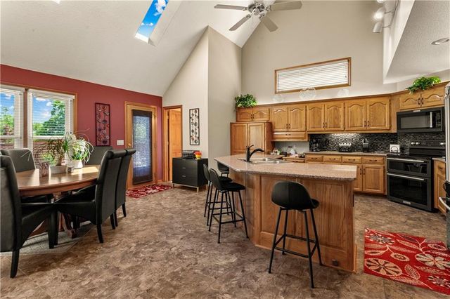 1124 NE Waterfield Village Drive, Blue Springs, MO 64014