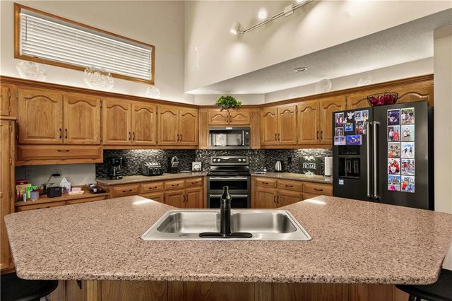 1124 NE Waterfield Village Drive, Blue Springs, MO 64014