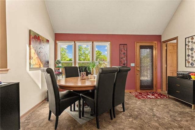 1124 NE Waterfield Village Drive, Blue Springs, MO 64014