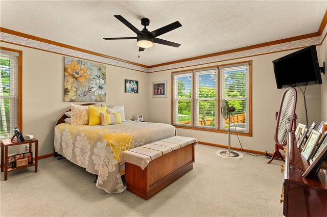 1124 NE Waterfield Village Drive, Blue Springs, MO 64014