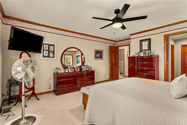 1124 NE Waterfield Village Drive, Blue Springs, MO 64014