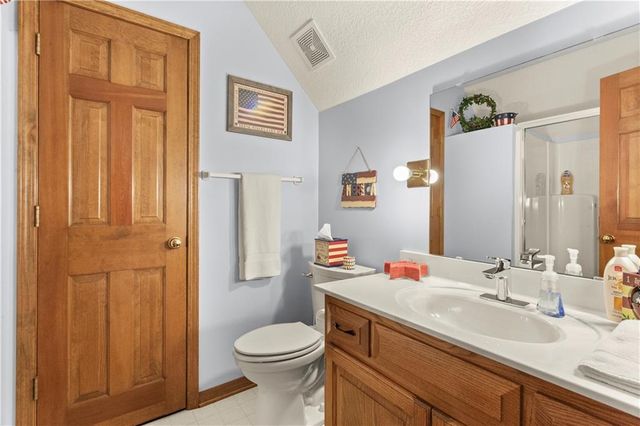 1124 NE Waterfield Village Drive, Blue Springs, MO 64014