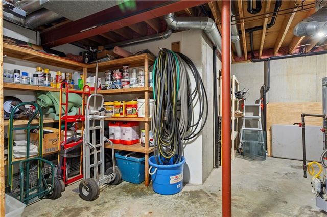 1124 NE Waterfield Village Drive, Blue Springs, MO 64014