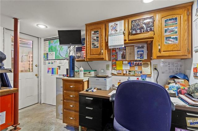 1124 NE Waterfield Village Drive, Blue Springs, MO 64014