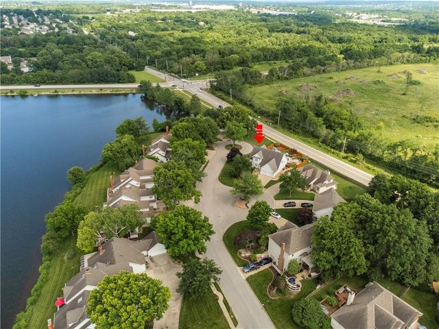 1124 NE Waterfield Village Drive, Blue Springs, MO 64014
