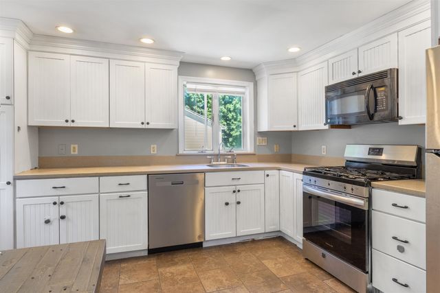 35 Western Avenue, Rochester, NH 03867