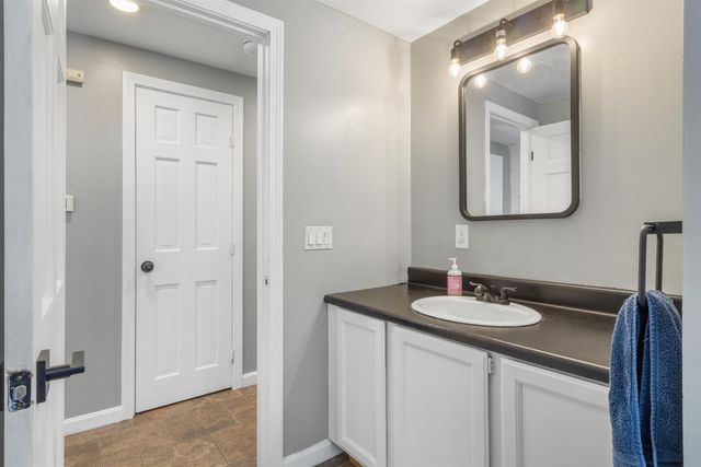 35 Western Avenue, Rochester, NH 03867