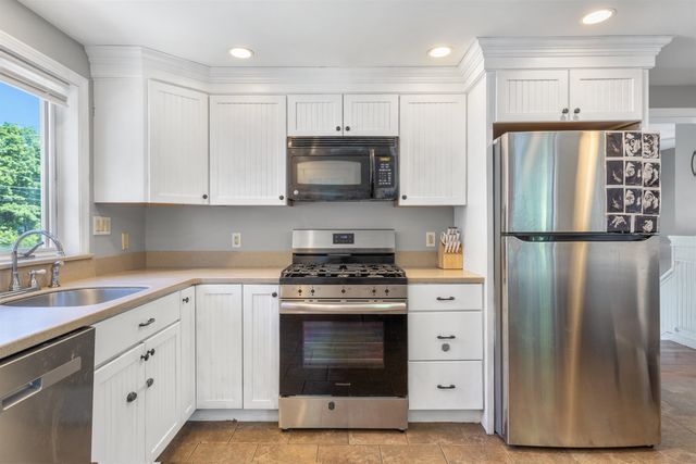 35 Western Avenue, Rochester, NH 03867