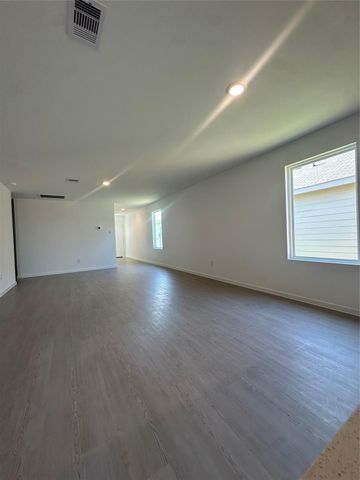 16261 Bergara Bend Drive, Splendora, TX 77327