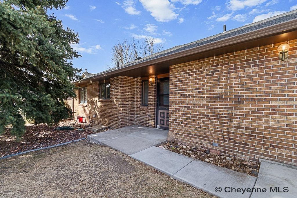 5022 HOY RD, Cheyenne, WY 82009