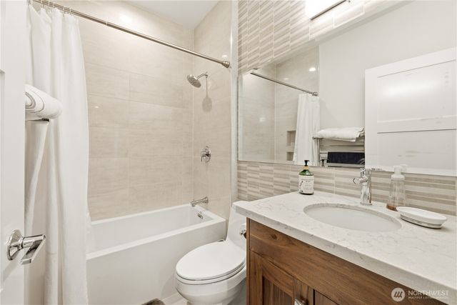7226 S Ryan Street, Seattle, WA 98178