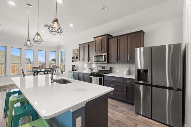 608 Ranchwood Drive, Justin, TX 76247