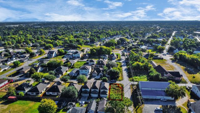 8232 Colonial Lane, Houston, TX 77051