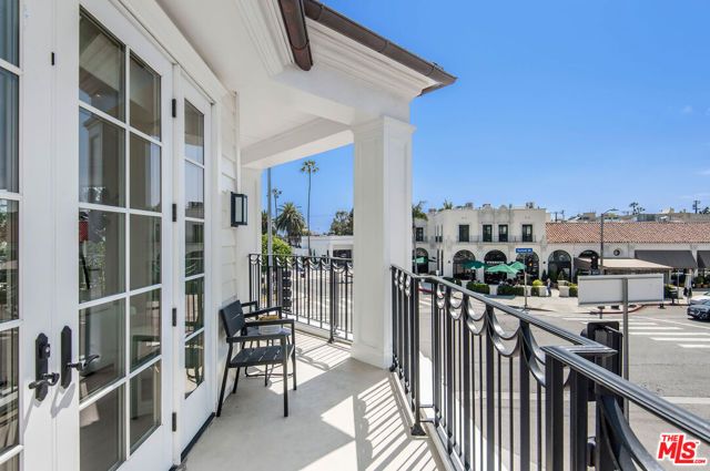 15225 Palisades Village Lane 206, Pacific Palisades (los Angeles), CA 90272
