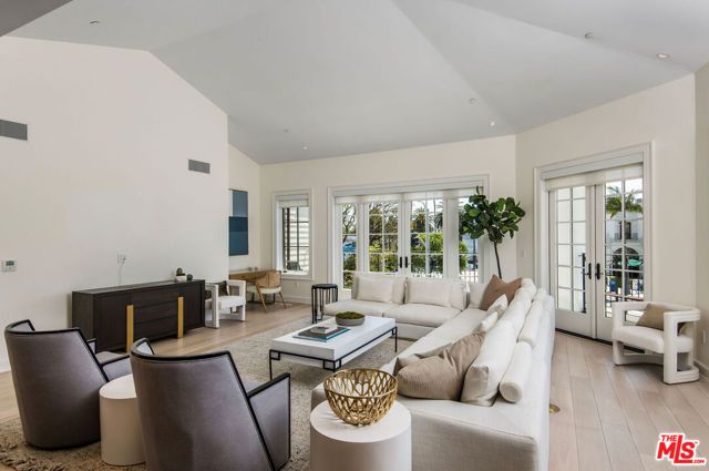15225 Palisades Village Lane 206, Pacific Palisades (los Angeles), CA 90272