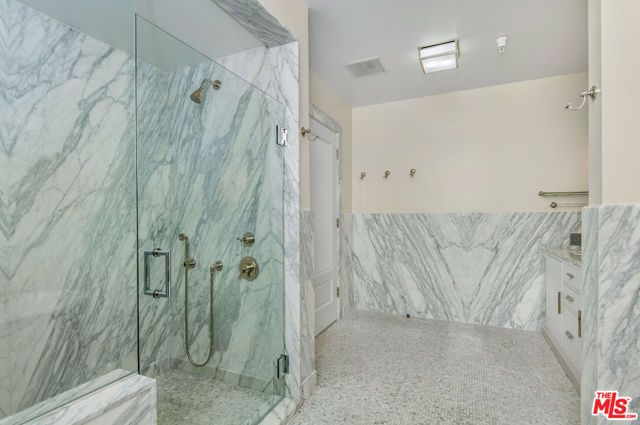 15225 Palisades Village Lane 206, Pacific Palisades (los Angeles), CA 90272
