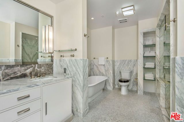 15225 Palisades Village Lane 206, Pacific Palisades (los Angeles), CA 90272