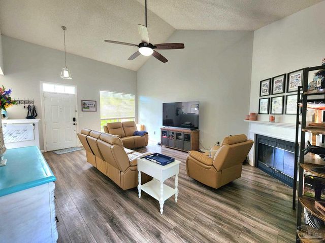 589 Bobwhite Pl, Pensacola, FL 32514