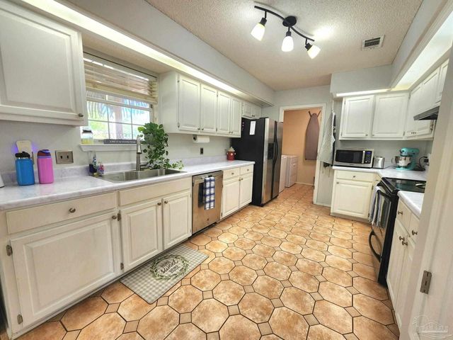 589 Bobwhite Pl, Pensacola, FL 32514