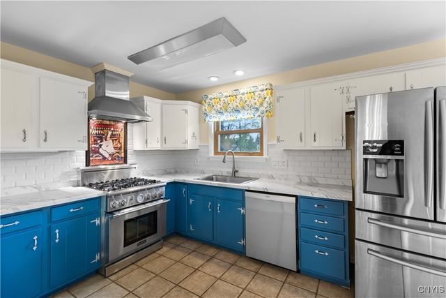 37 Janet Terrace, New Hartford, NY 13413