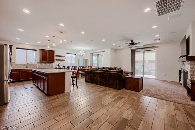 5665 Silver Cascade Avenue, Las Vegas, NV 89131