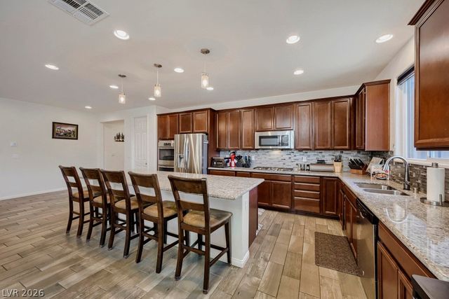 5665 Silver Cascade Avenue, Las Vegas, NV 89131