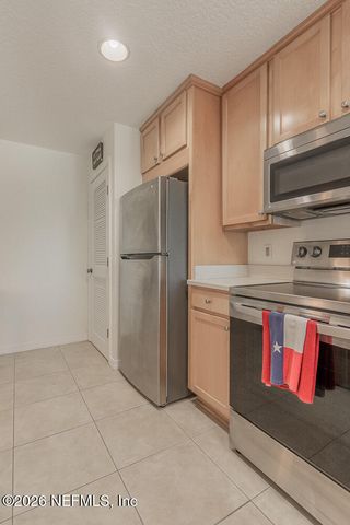 210 11TH Avenue N 208, Jacksonville Beach, FL 32250