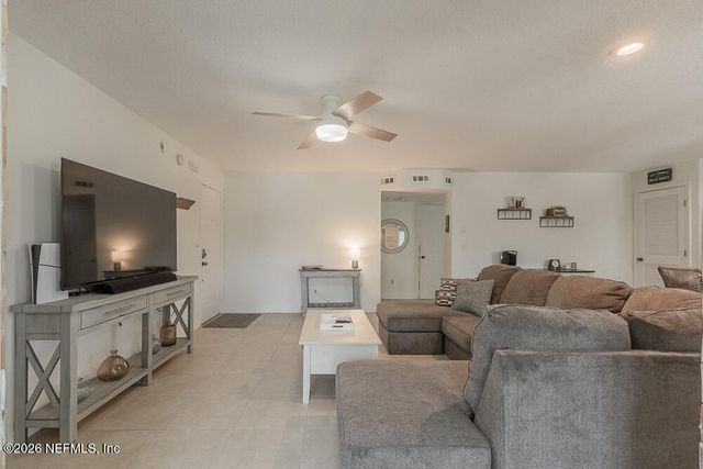 210 11TH Avenue N 208, Jacksonville Beach, FL 32250