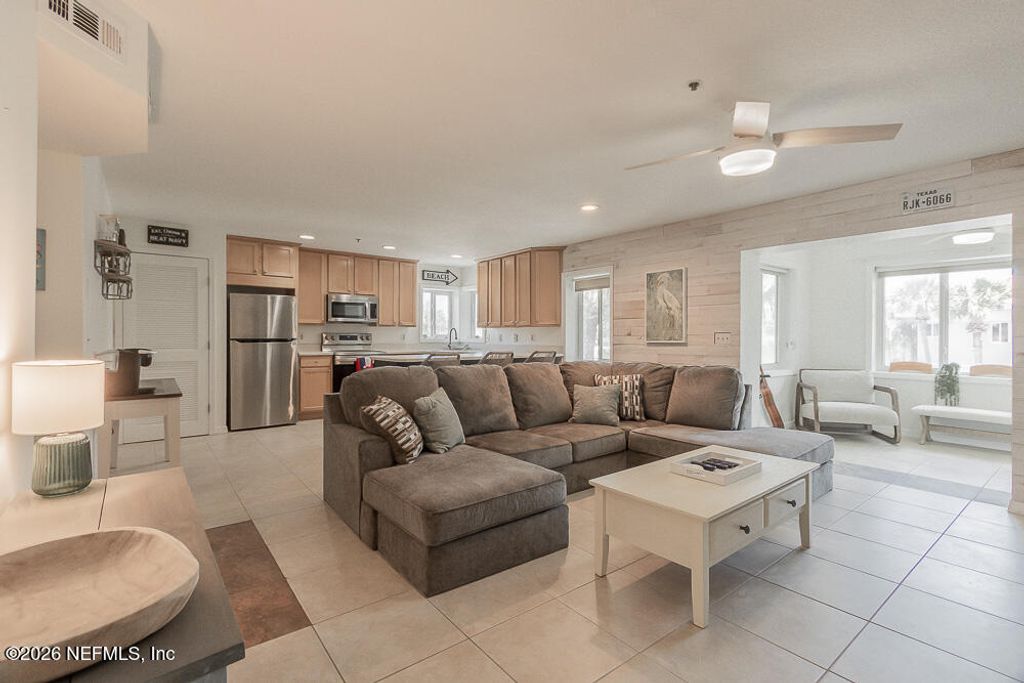 210 11TH Avenue N 208, Jacksonville Beach, FL 32250