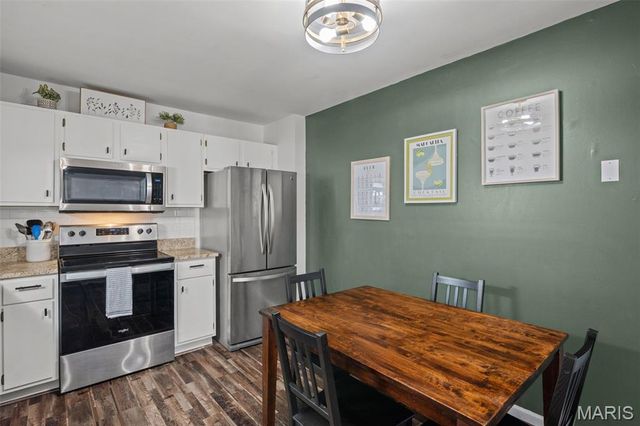 621 S Kirkwood Road 202, Kirkwood, MO 63122