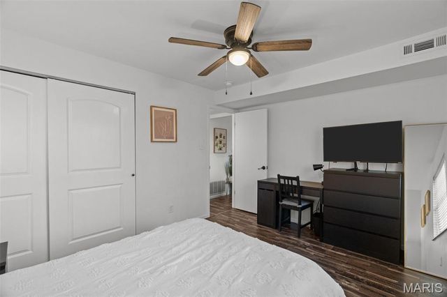 621 S Kirkwood Road 202, Kirkwood, MO 63122