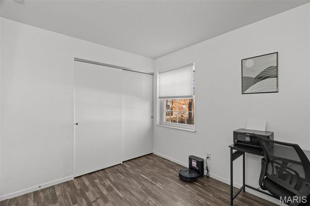 621 S Kirkwood Road 202, Kirkwood, MO 63122