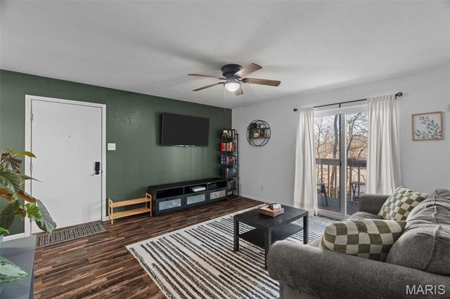 621 S Kirkwood Road 202, Kirkwood, MO 63122