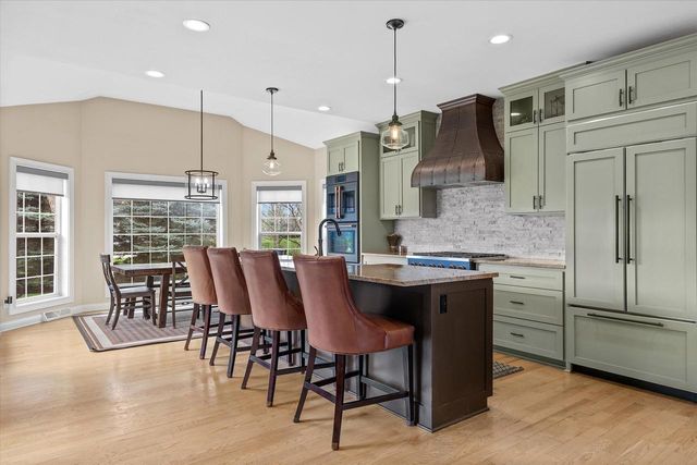 W289N6349 Blackhawk DRIVE, Hartland, WI 53029