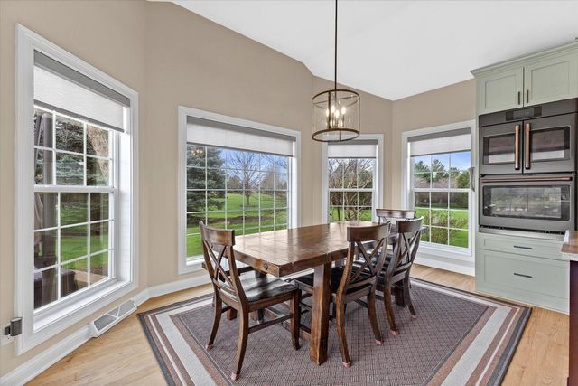 W289N6349 Blackhawk DRIVE, Hartland, WI 53029