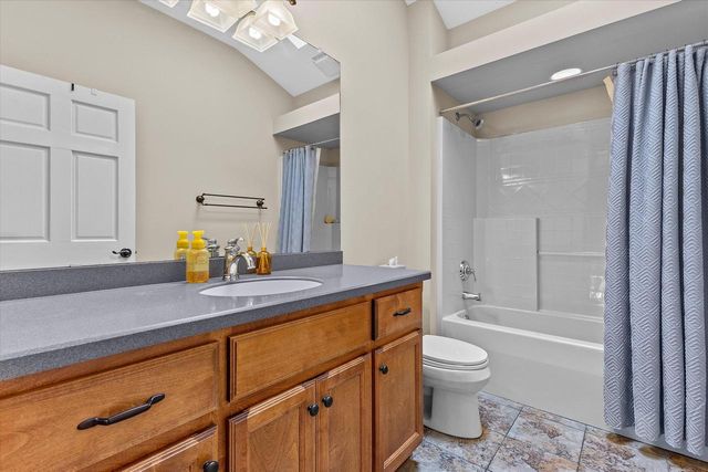W289N6349 Blackhawk DRIVE, Hartland, WI 53029