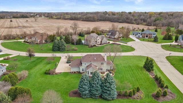W289N6349 Blackhawk DRIVE, Hartland, WI 53029
