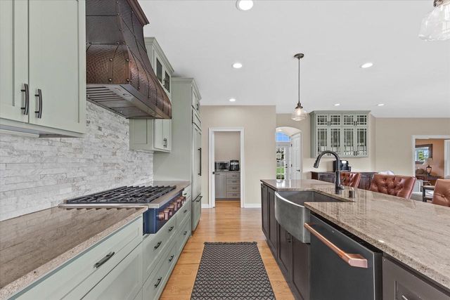 W289N6349 Blackhawk DRIVE, Hartland, WI 53029