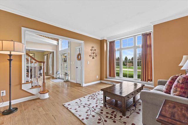 W289N6349 Blackhawk DRIVE, Hartland, WI 53029