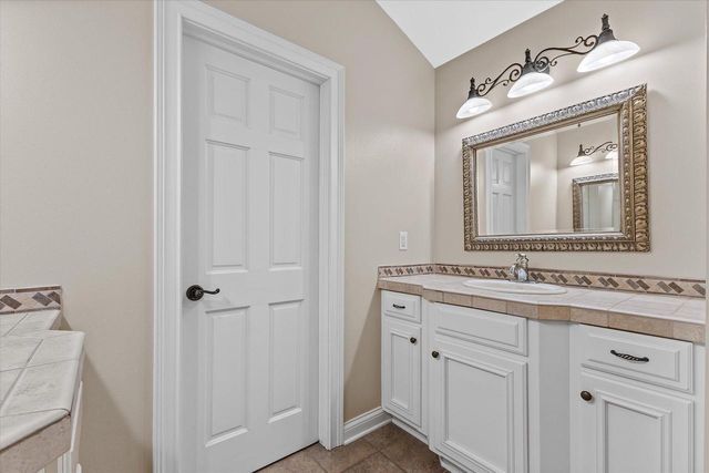 W289N6349 Blackhawk DRIVE, Hartland, WI 53029
