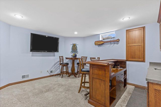 W289N6349 Blackhawk DRIVE, Hartland, WI 53029