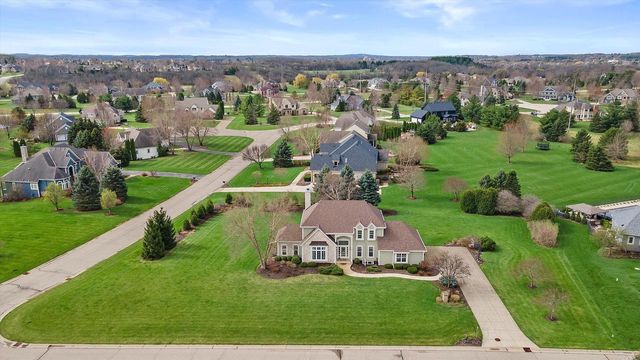 W289N6349 Blackhawk DRIVE, Hartland, WI 53029