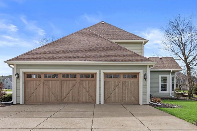 W289N6349 Blackhawk DRIVE, Hartland, WI 53029