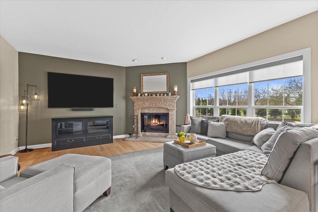W289N6349 Blackhawk DRIVE, Hartland, WI 53029