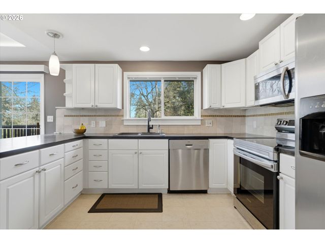 959 LEE St, Lake Oswego, OR 97034