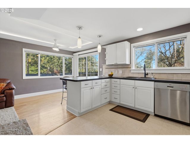 959 LEE St, Lake Oswego, OR 97034