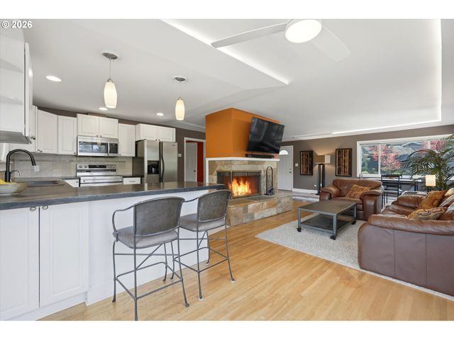 959 LEE St, Lake Oswego, OR 97034